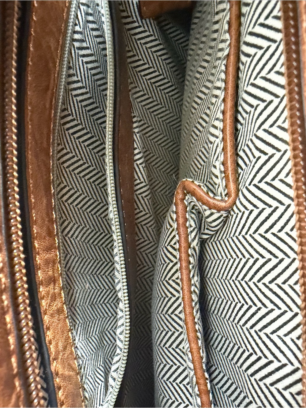 Crossbody Bag with Woven Guitar Strap – Jen & Co. vegan leather - Picture 14 of 14